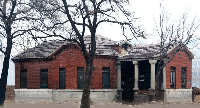 國內(nèi)最遠(yuǎn)距離建筑移位工程-2009年濟南市經(jīng)八緯一路一老別墅整體平移-國內(nèi)建筑物整體平移工程實踐-建筑移位